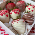 Valentine’s Day Chocolate-Covered Strawberries