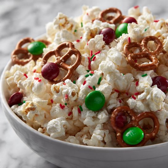 Christmas Crunch White Chocolate Popcorn 4 Christmas Crunch White Chocolate Popcorn - Recipe Image