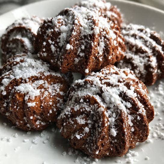 Cinnamon Sugar Churro Crinkle Cookies for Cozy Winter Nights - Recipe Image
