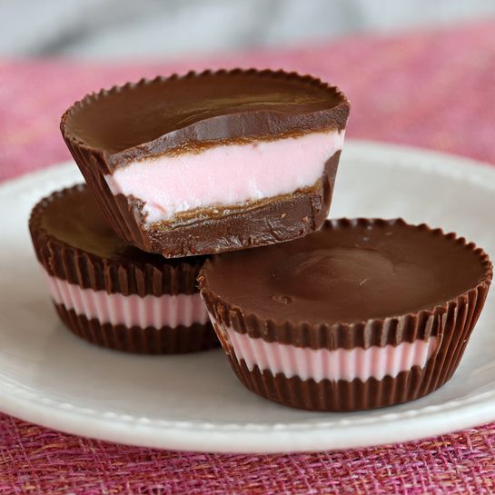 Strawberry Cream Chocolates (Homemade Chocolate Strawberry Truffles) 4 Strawberry Cream Chocolates (Homemade Chocolate Strawberry Truffles) - Recipe Image